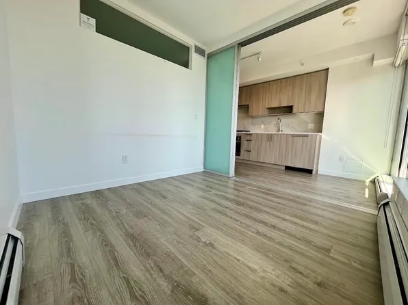 13350 Central Ave #806, Surrey, BC V3T 0S1