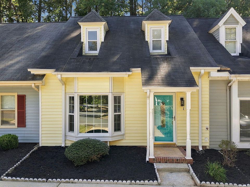 1st image of 141 Village Green Trl