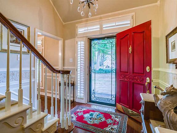 4th image of 2096 Brackenbury Ln