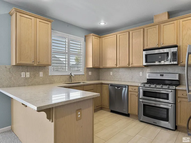 1370 Chichester Dr — Photo 10