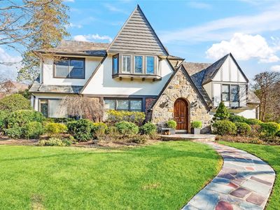 6 Darley Road, Great Neck, NY, 11021
