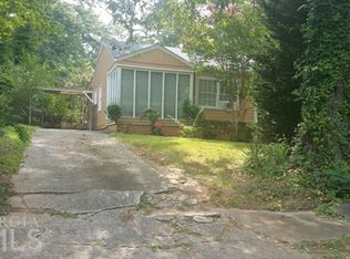 2210 Penrose Dr, East Pt, GA