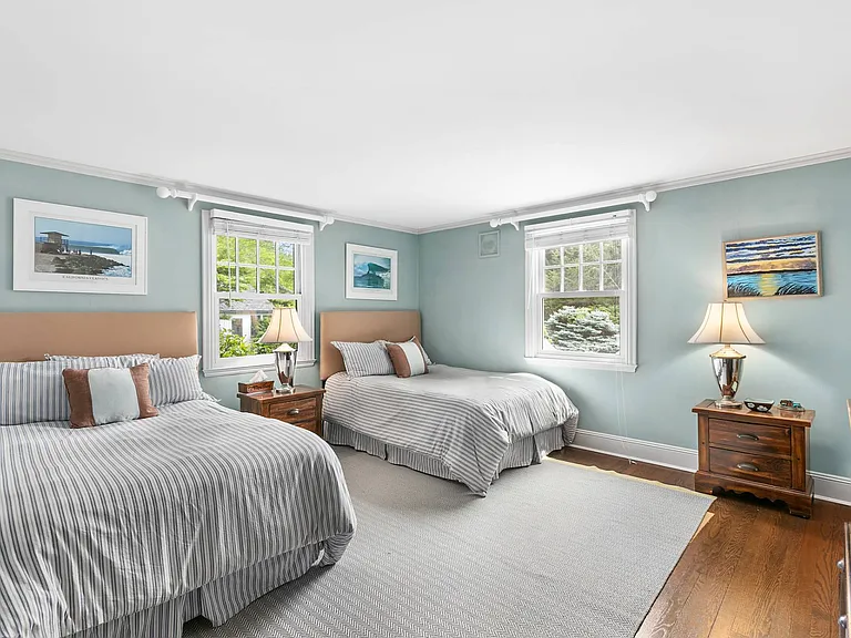 42 Peconic Ave — Photo 20
