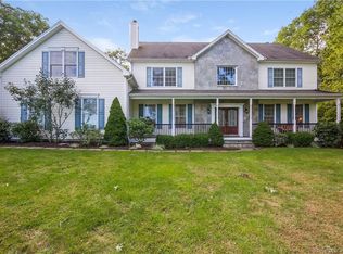126 Guernsey Ln, New Milford, CT 06776