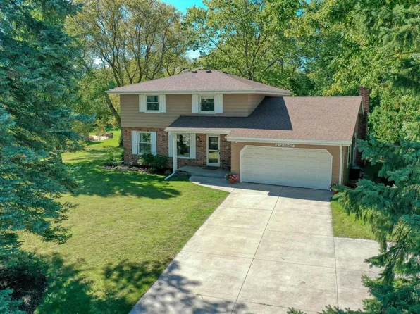 W141N5429 Van Buren DRIVE, Menomonee Falls, WI 53051