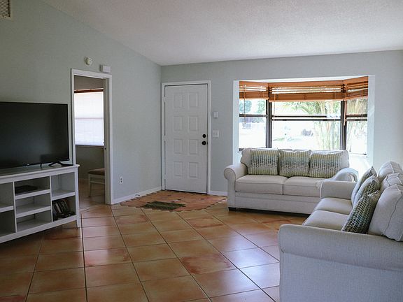 3rd image of 444 SW Meadow Terrace