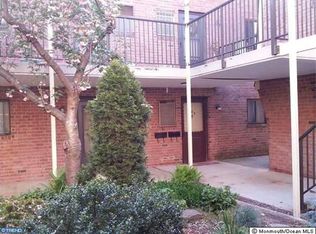 405 Meadow Woods Ln, Lawrenceville, NJ 08648
