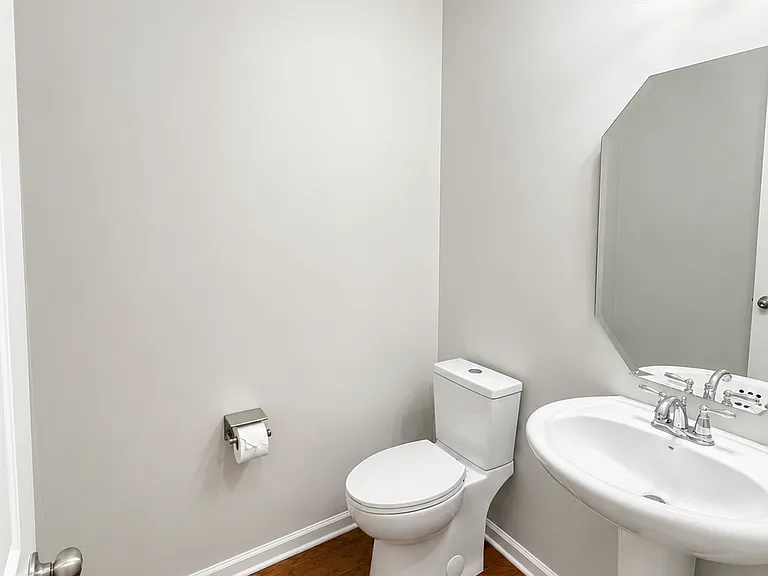 104 Isabella Ct — Photo 9