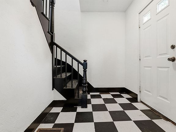 2nd image of 20 Otis St