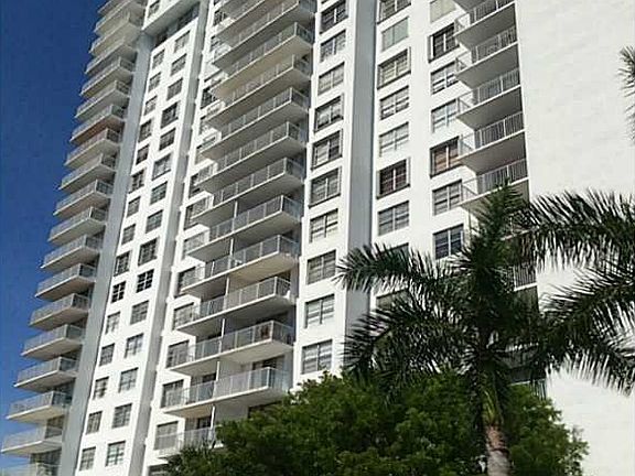 2nd image of 2851 NE 183rd St APT 1211E