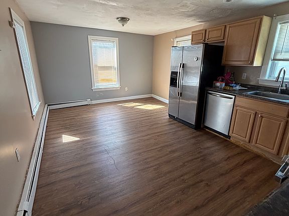 5th image of 10 Neptune Street Ct Floor 2