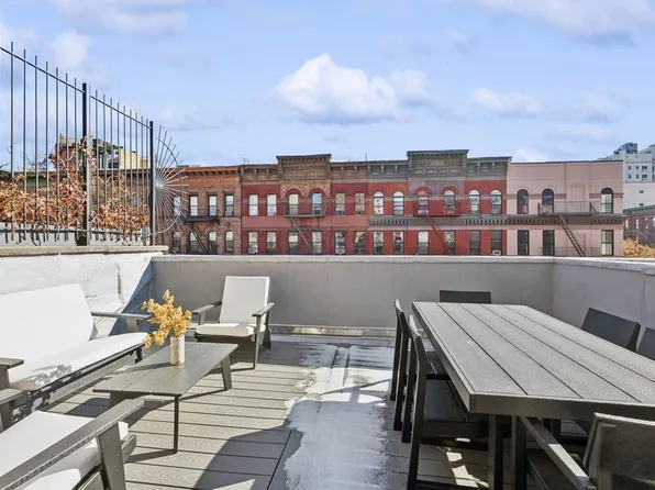 389 Manhattan Avenue image 13 of 13