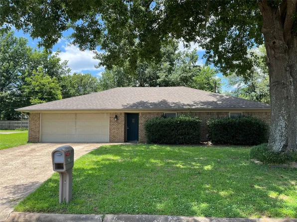 705 34th St NE, Paris, TX 75460