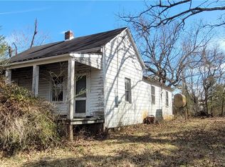 8364 Bridgeport Rd, Arvonia, VA 23004