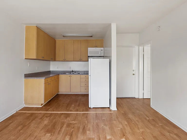 1211 W 28th St — Photo 6