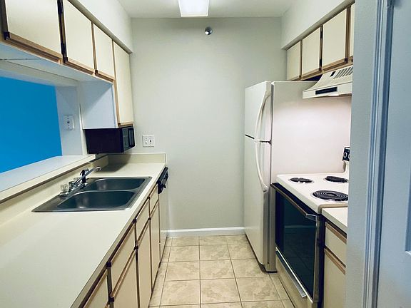 2nd image of 3309 Wyndham Cres #4181