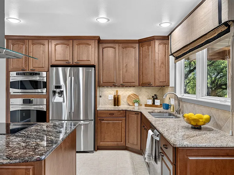 700 Rogart Dr — Photo 10