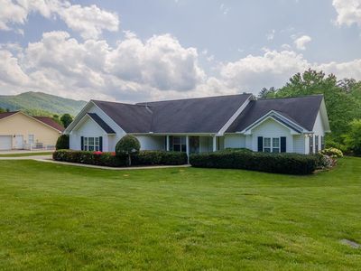 39 W Coventry Dr, Franklin, NC, 28734