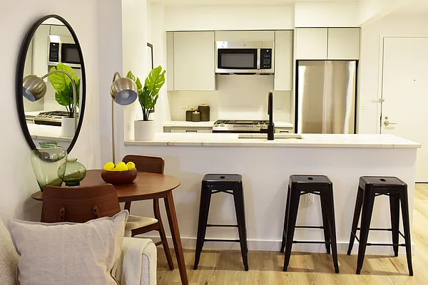 Rented by MNS | media 13