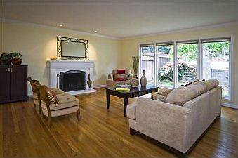 Living room :: 2117 Coronet Blvd