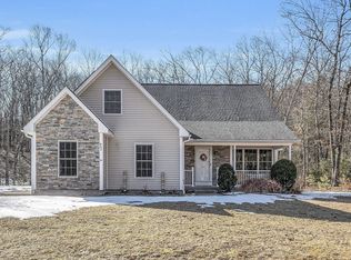 862 Reservoir Rd, Lunenburg, MA 01462