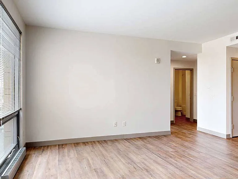 Midtown Crossing Apartments — Photo 86