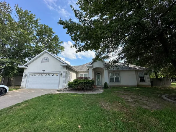 4003 Chatsworth Dr, Columbia, MO 65201