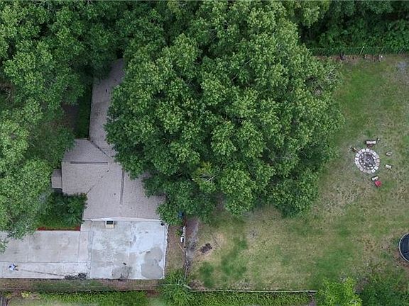 3rd image of 14810 Berkford Ave