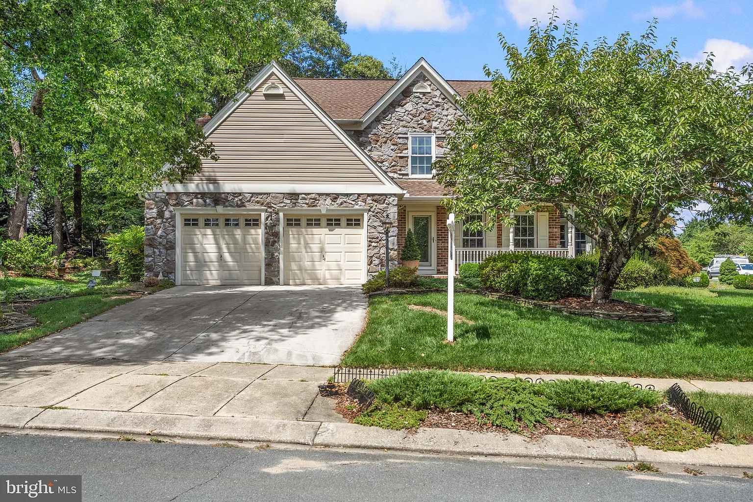 258 Shakespeare Dr photo 1