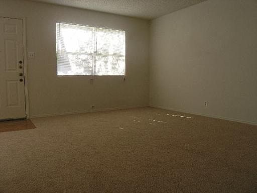 3rd image of 315 GLENBROOK DR