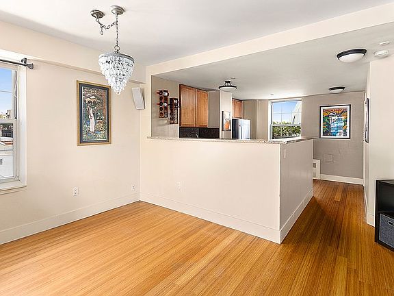 3rd image of 266 W 115th St