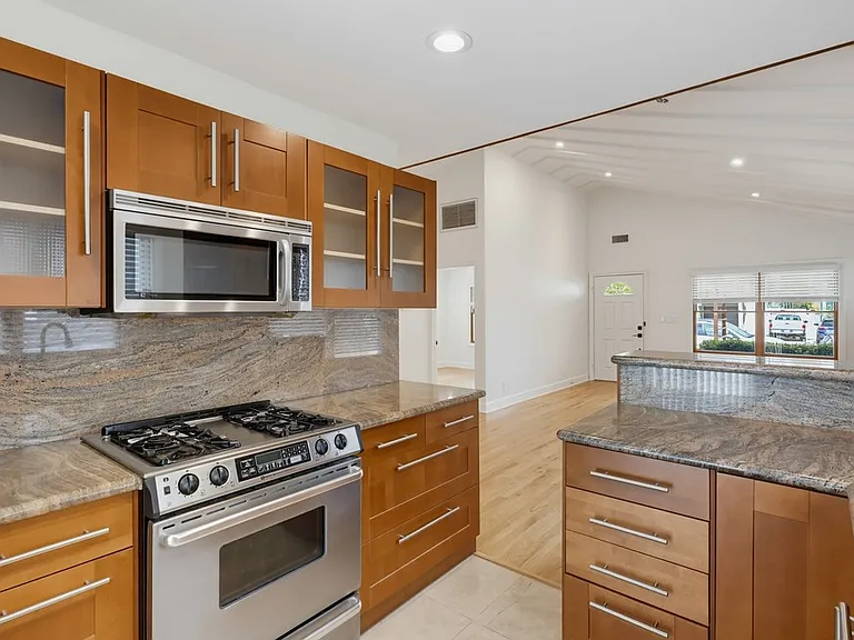 4356 Louisiana St — Photo 5