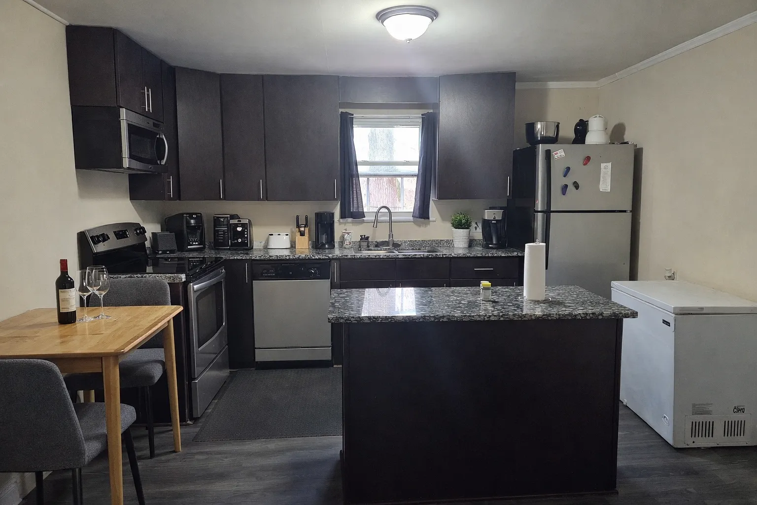 1711 Younger Avenue - 1 — Photo 3