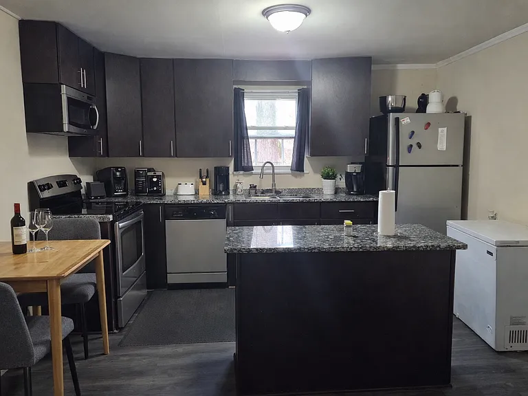 1711 Younger Ave — Photo 3