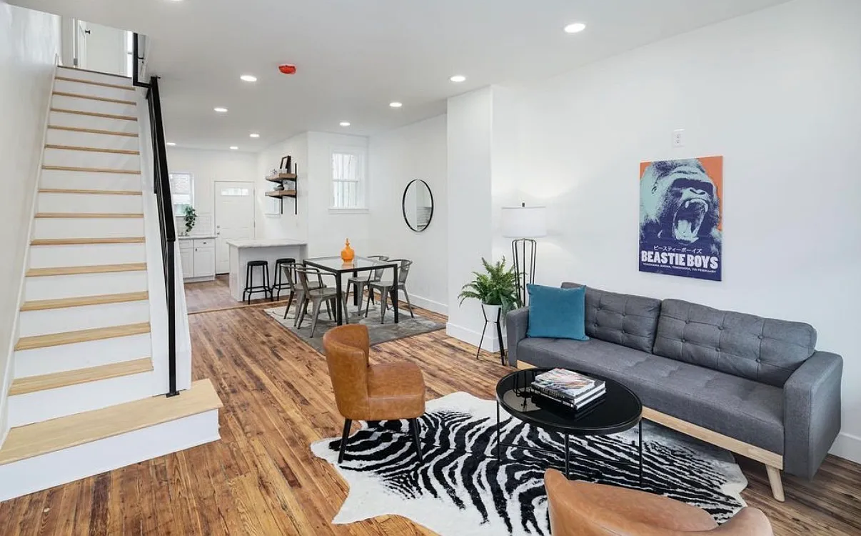 3 bed, 1024 sqft, $1,700 — Photo 1