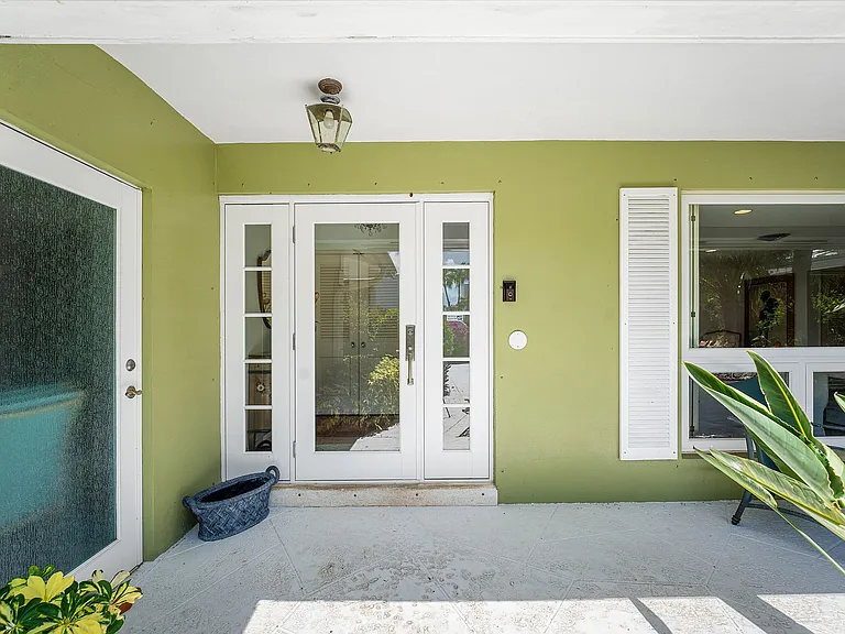 1350 Spanish River Rd — Photo 4