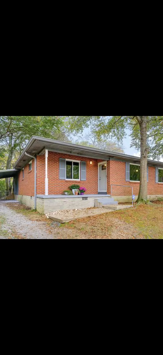 Building Photo - 1324 Mayfield Ln