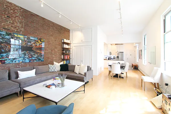 Rented by True Lofts New York LLC | media 10