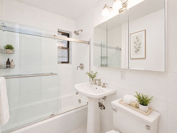 5th image of 37 King St APT 3E