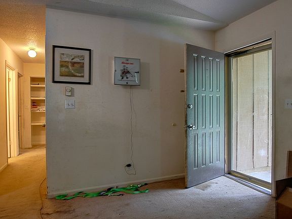 5th image of 4030 Village Dr