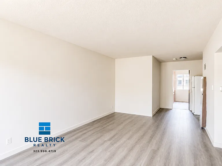 1055 N El Centro Ave #8 — Photo 1