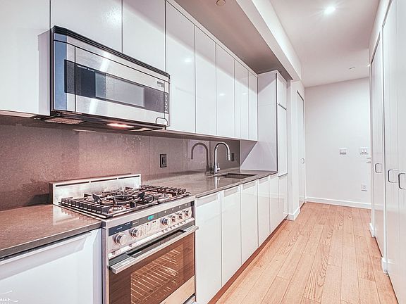 3rd image of 180 Water St APT 1002
