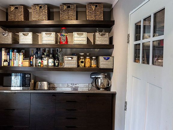 Walk-in Pantry