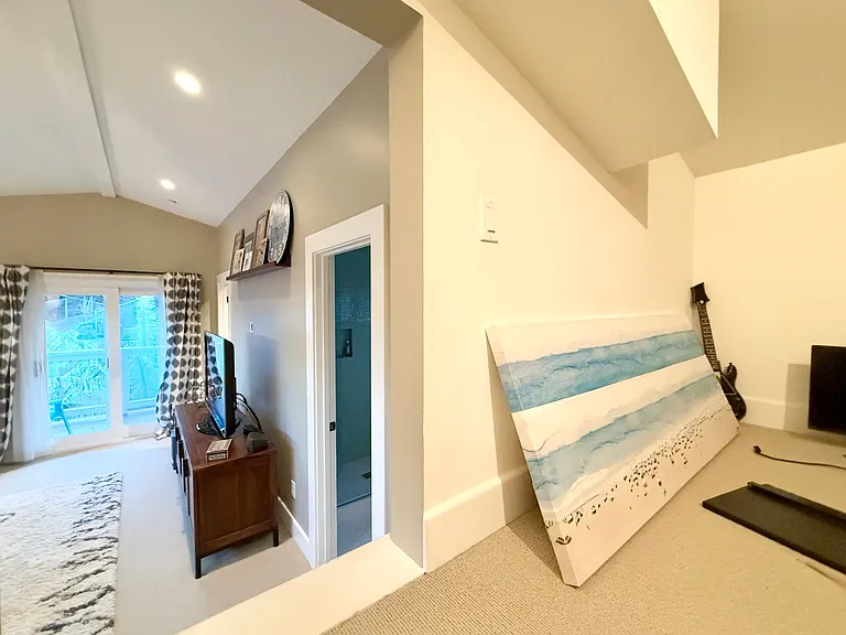 251 San Pedro Ave — Photo 42