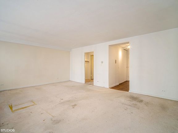 5th image of 850 N Dewitt Pl APT 8C