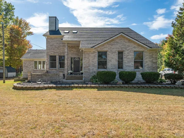 8750 E Pearson Rd, Shelby Township, MI 48316
