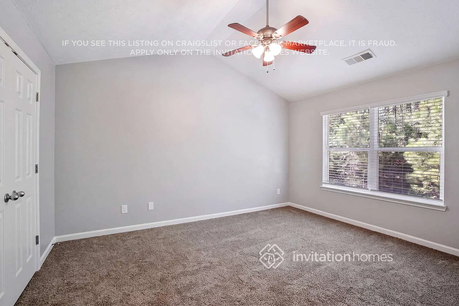 9461 Lakeview Rd Union City, GA 30291 — Photo 3