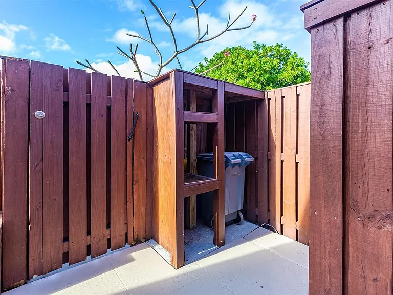 3229 Gardens East Dr #C — Photo 18