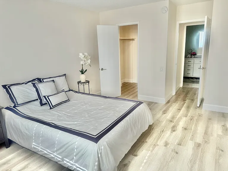 Spacious bedroom with walk in closet!