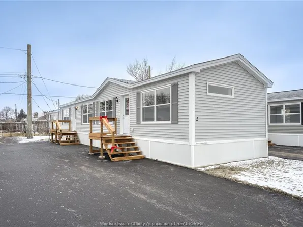 2 Linda Cres, Lakeshore, ON N8N 2P4